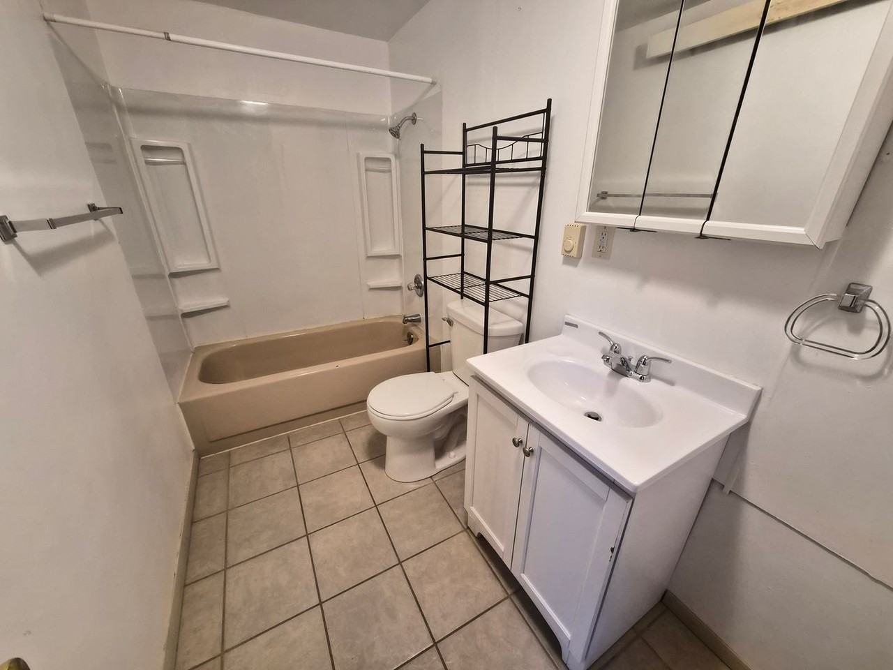 222 Adams Ave - Photo 6 of 14