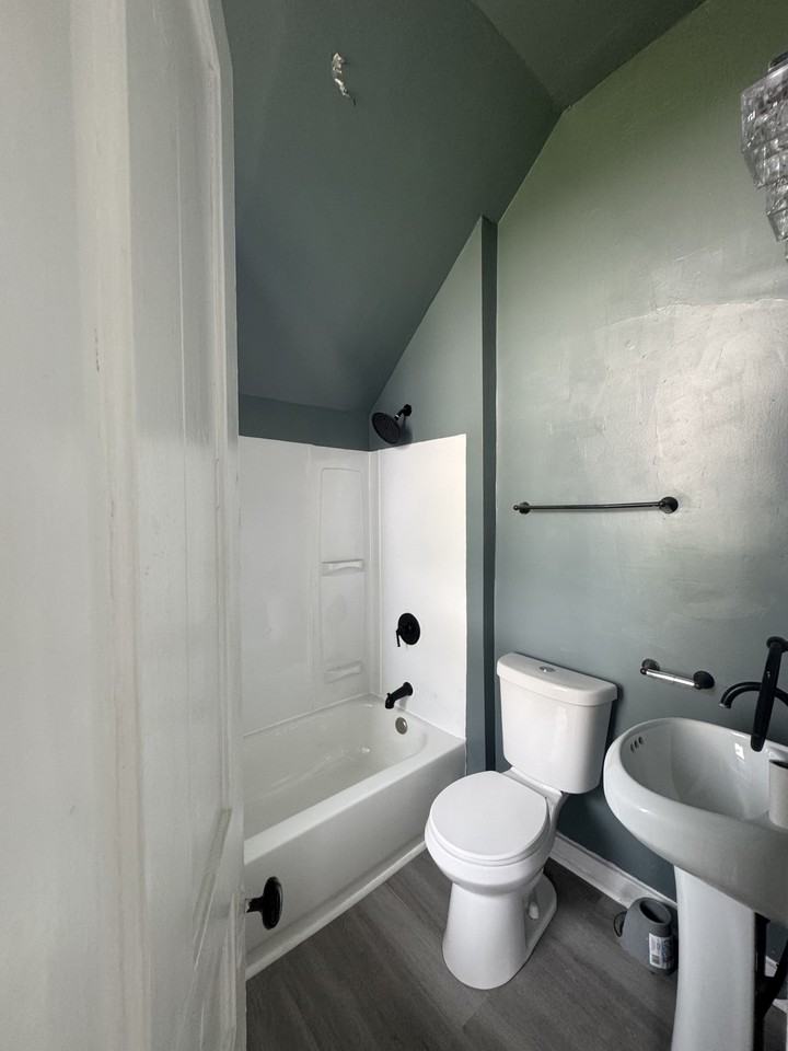3200 Brunot Ave #1 - Photo 3 of 20