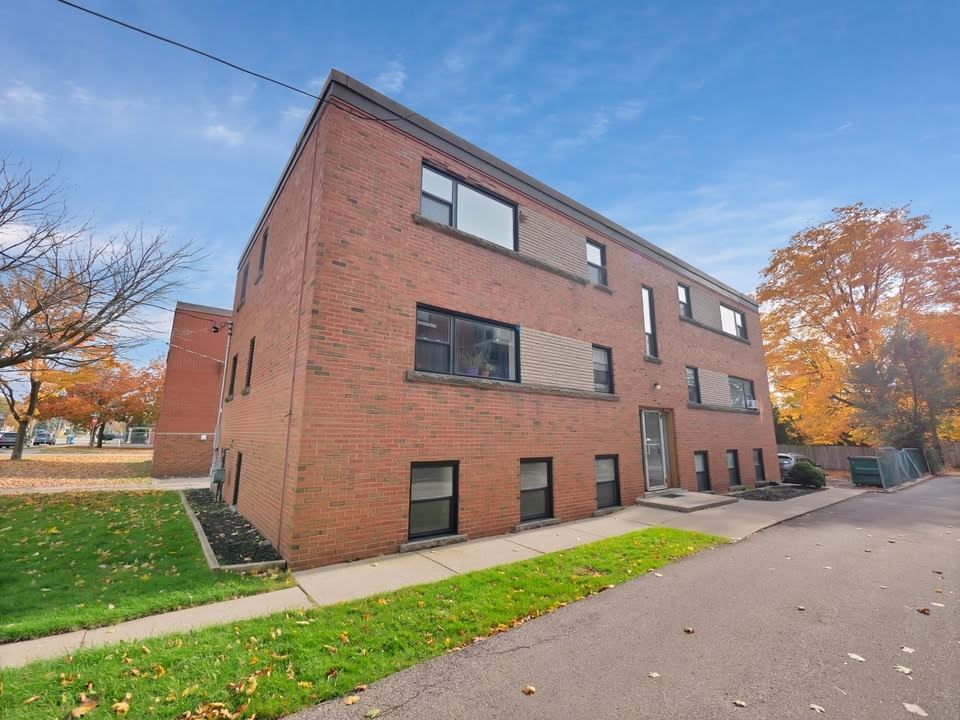 1218 Fennell Avenue East #3 - Photo 5 of 13