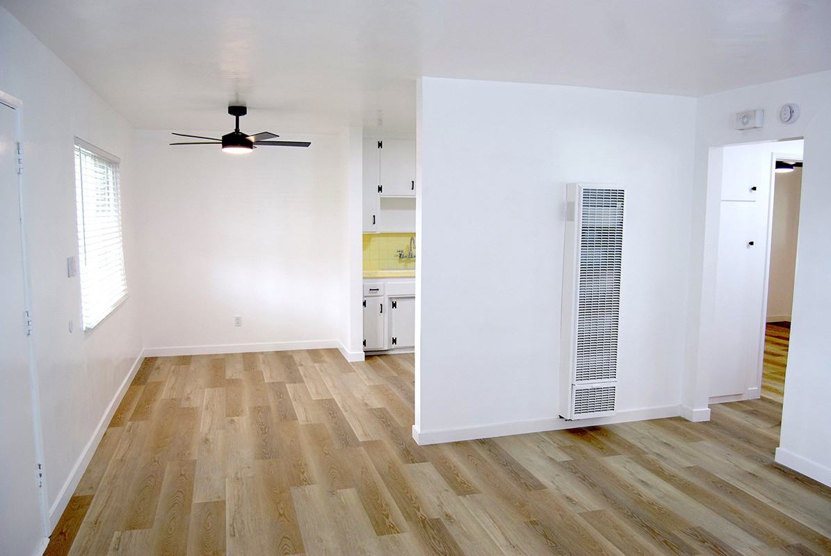 4349-59 1/2 College Avenue - 4353 1/2 #4353-1-2 - Photo 3 of 12