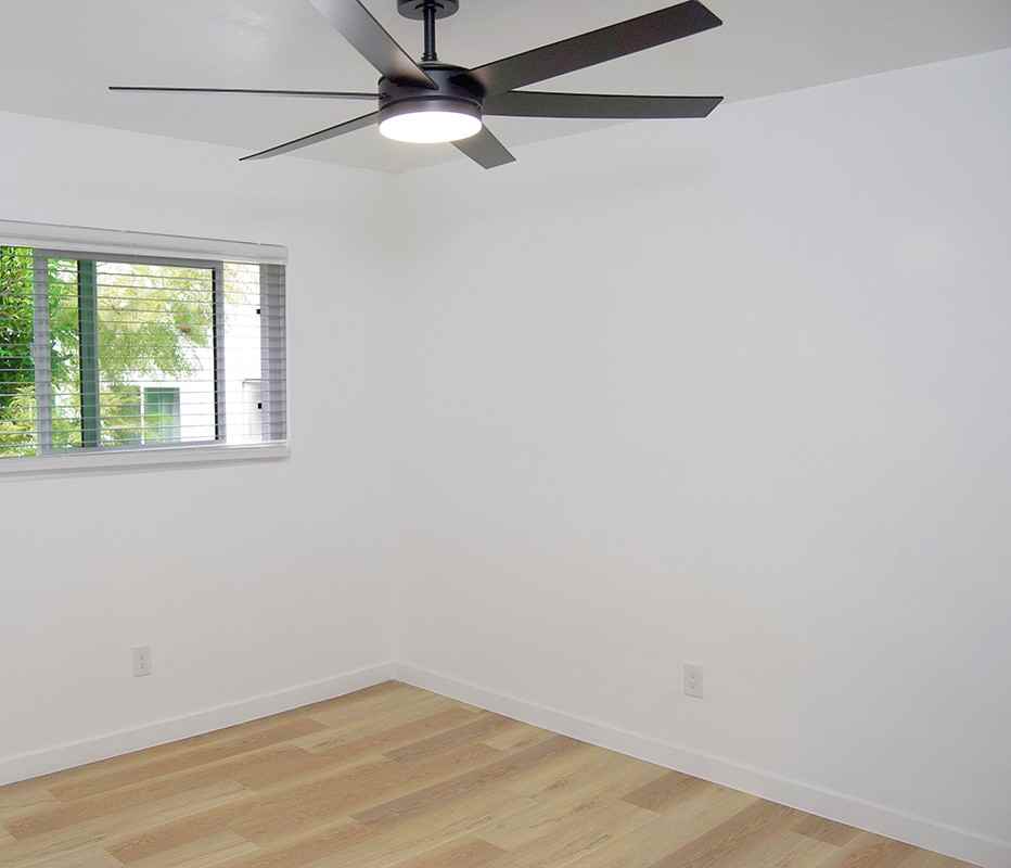 4349-59 1/2 College Avenue - 4353 1/2 #4353-1-2 - Photo 5 of 11