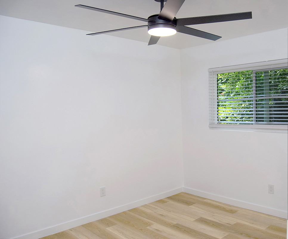 4349-59 1/2 College Avenue - 4353 1/2 #4353-1-2 - Photo 6 of 11