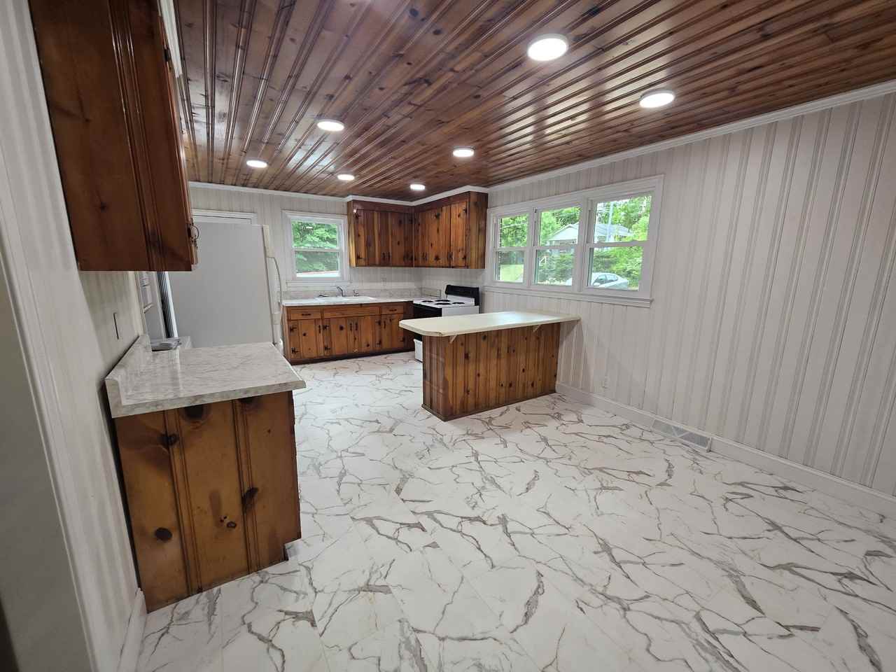 605 Cherokee St #1 - Photo 4 of 10