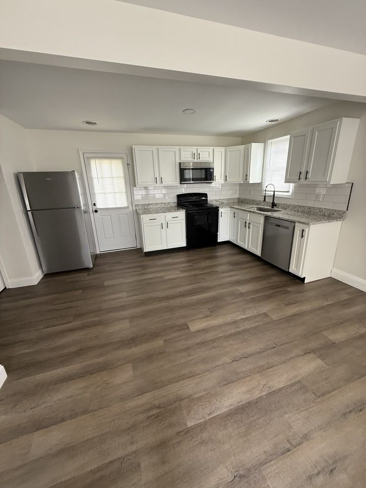 501 Lincoln St #1 - Photo 2 of 8