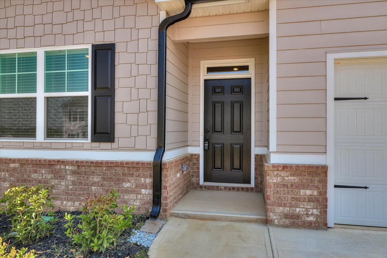 1253 Birch Cir #1 - Photo 5 of 42