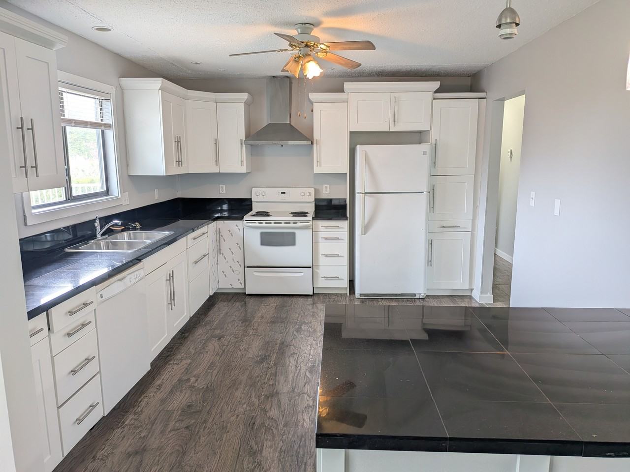 45468 Spartan Cres #Z - Photo 6 of 29