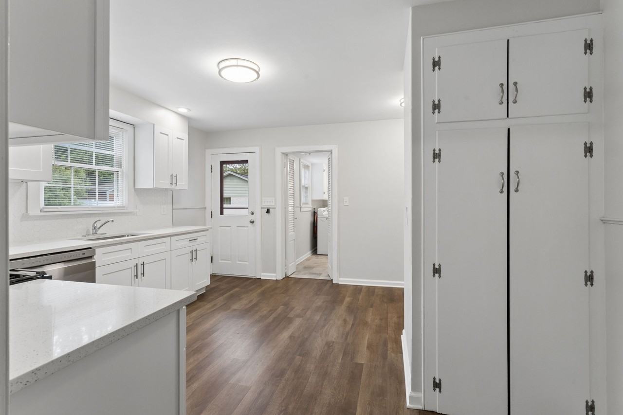 127 Bell Ave #1 - Photo 7 of 30