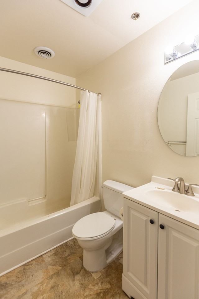 The Commodore Apartments - Photo 7 of 27
