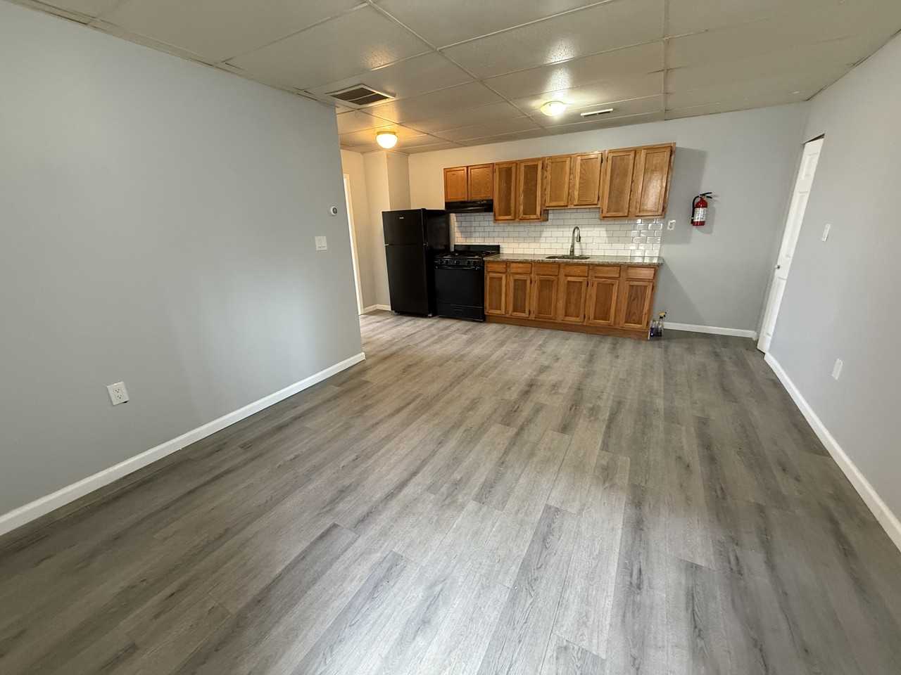 1107 Louis St #C - Photo 6 of 9