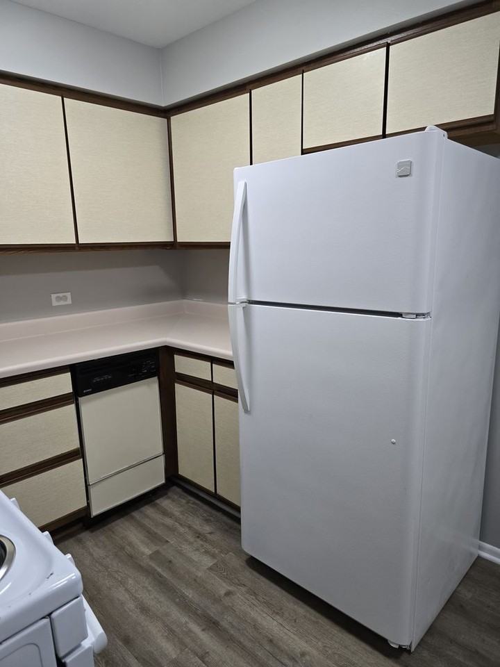 Wauconda Apartments LLC - Photo 3 of 35