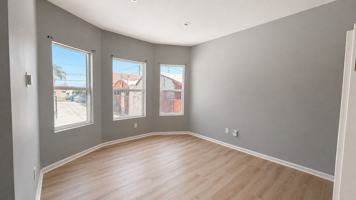 featured image of 1242 1/2 W 93rd St