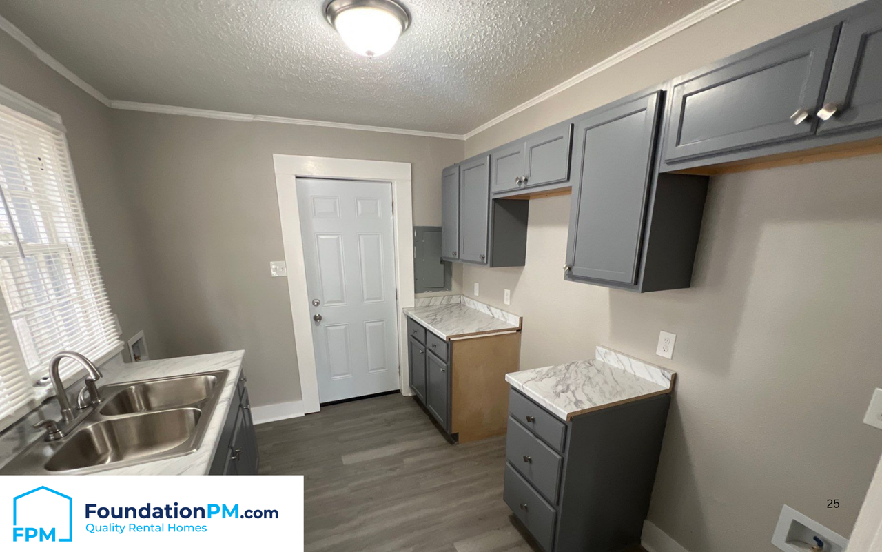 790 S Parkway E #1 - Photo 3 of 14