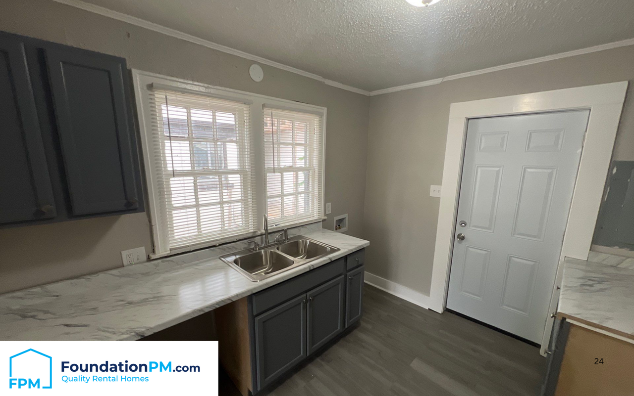 790 S Parkway E #1 - Photo 4 of 14