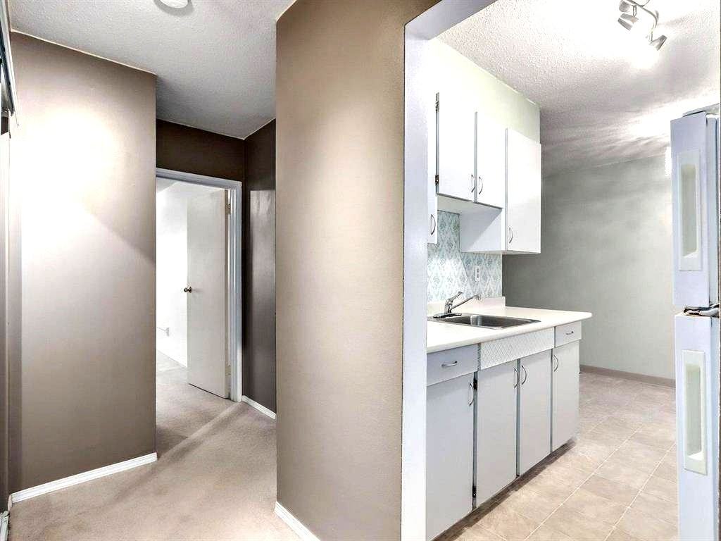 711 East 6th Avenue #3 - Photo 5 of 16