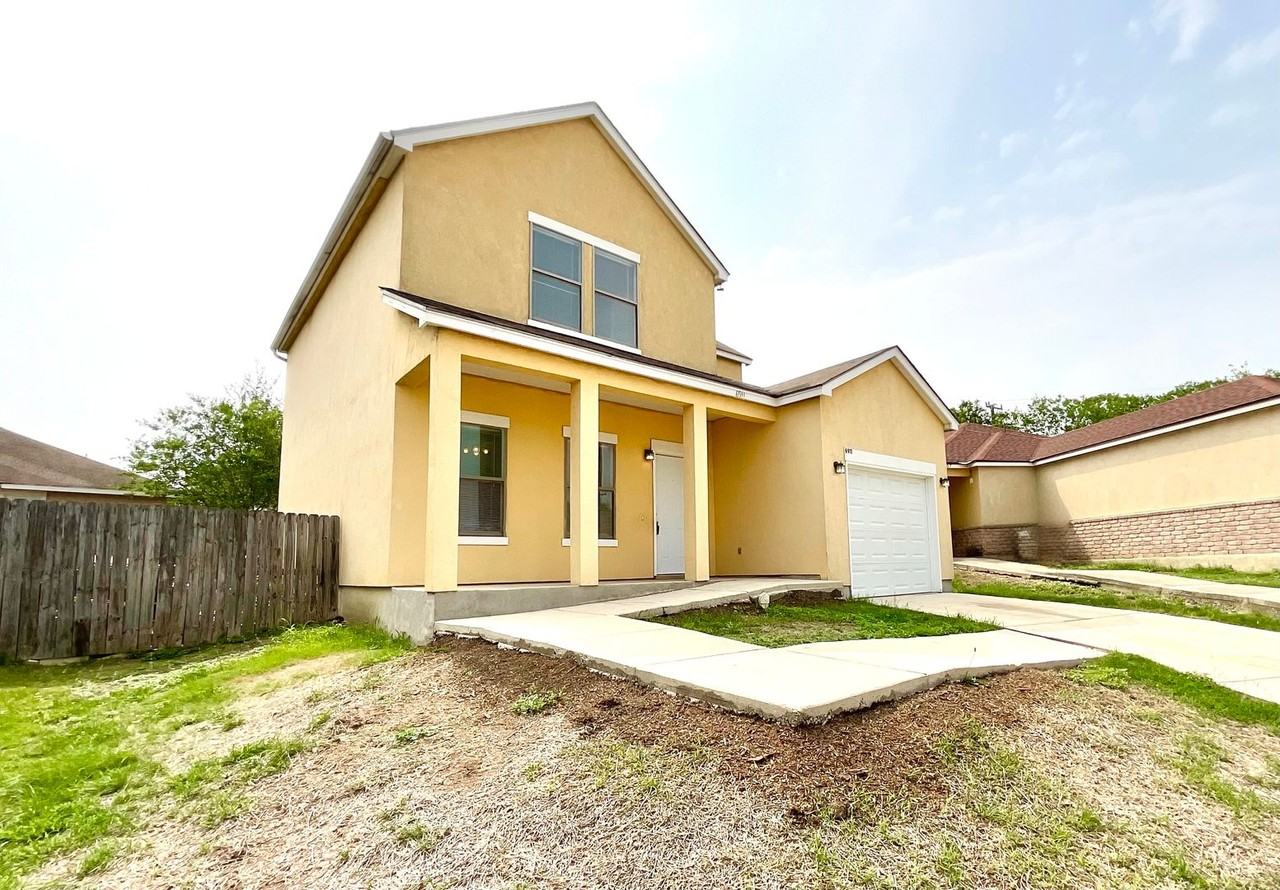 6911 Hallie Rdg - Photo 4 of 35