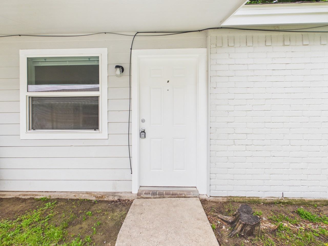 1906 Finfeather Rd #B - Photo 2 of 17