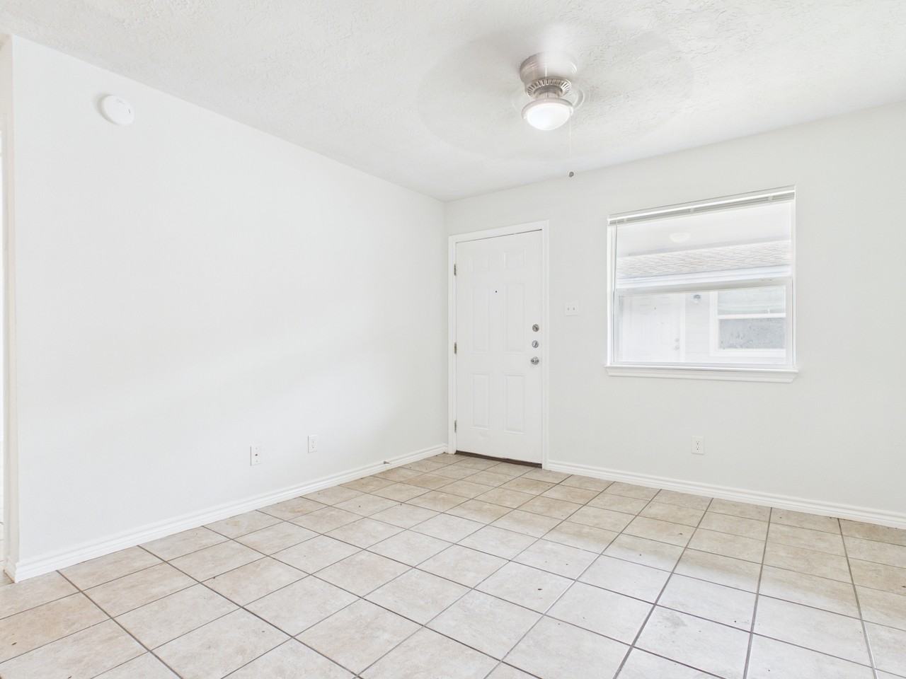1906 Finfeather Rd #B - Photo 5 of 17