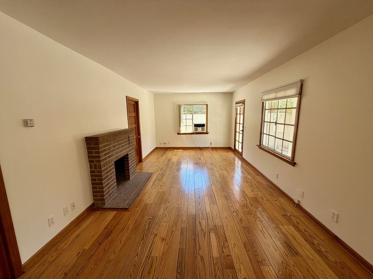 1018 Garfield Avenue - 1020 1/4 #1020-1-4 - Photo 4 of 11