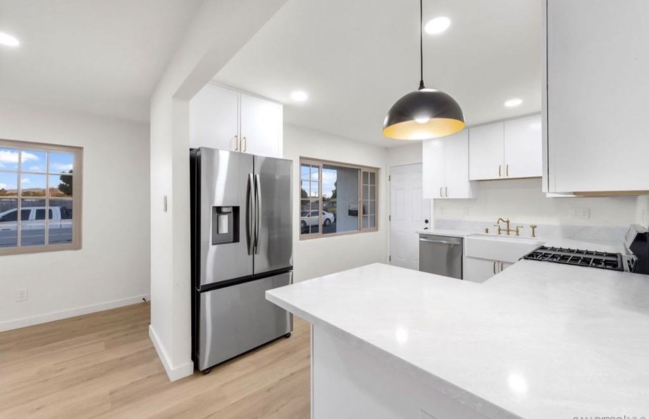 736 18th St #1 - Photo 2 of 14