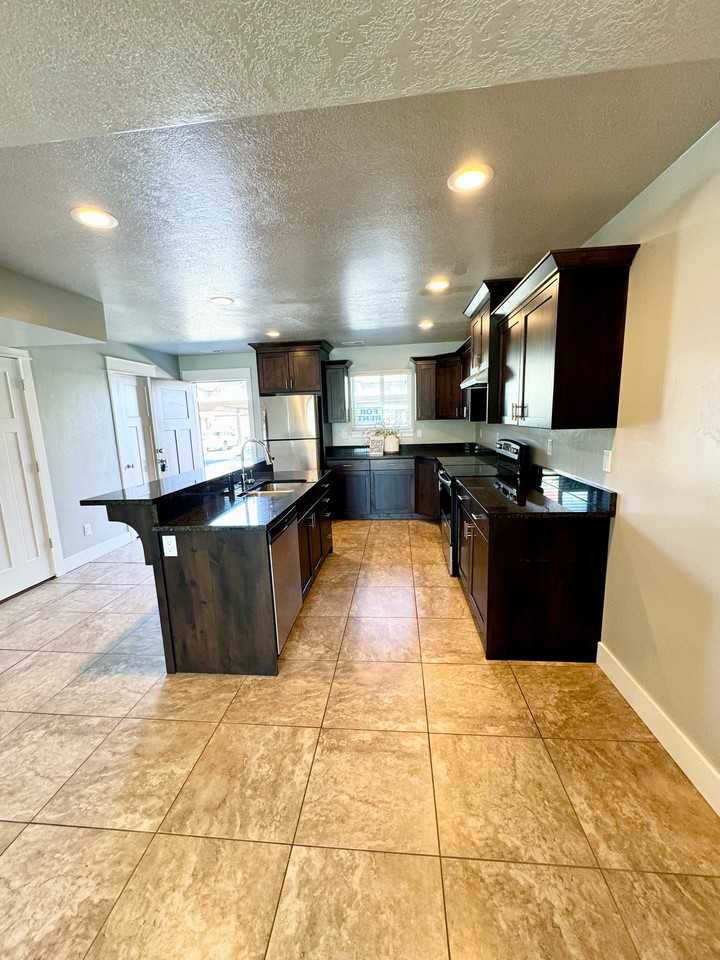 485 W 1400 N #104 - Photo 2 of 16