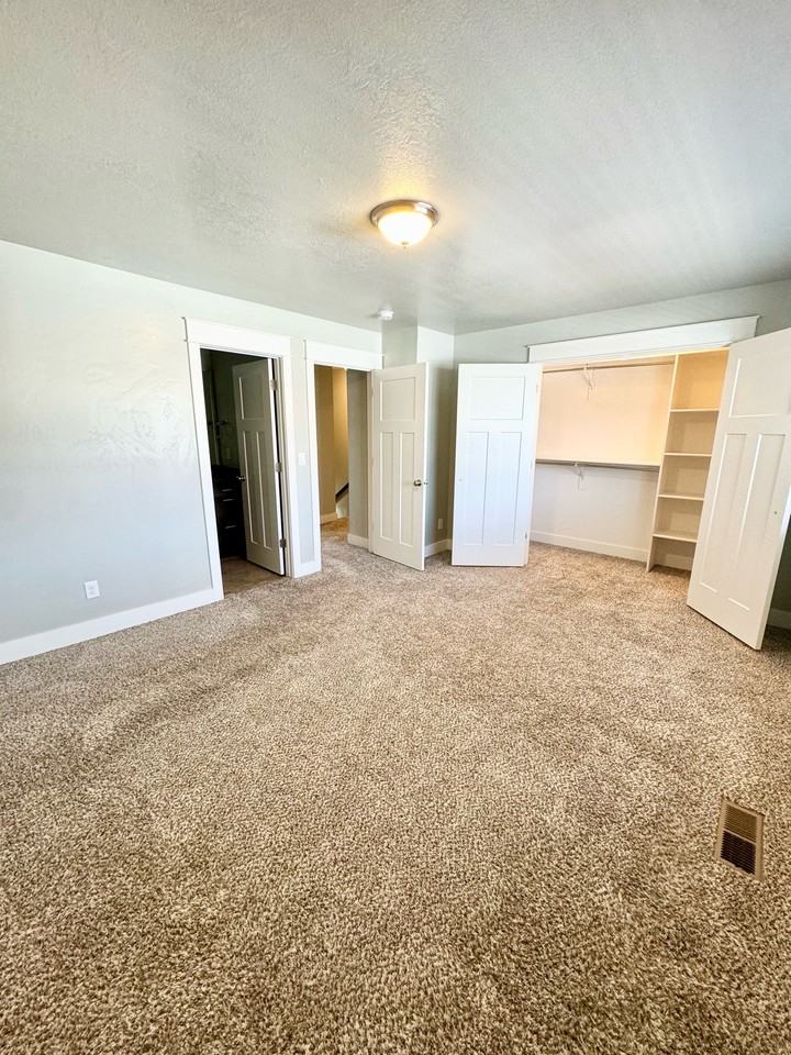 485 W 1400 N #104 - Photo 6 of 16