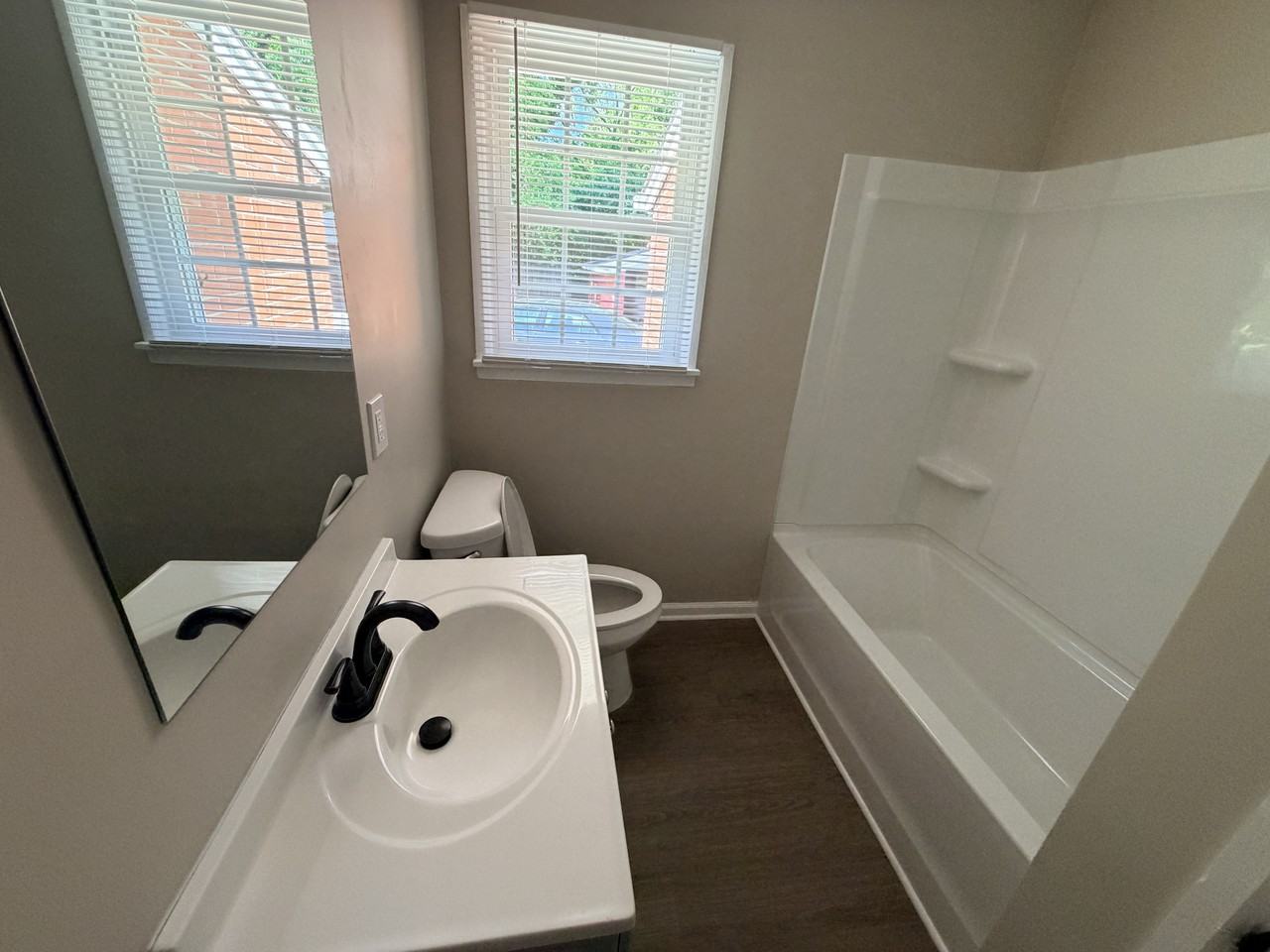 1910 Britton St #1 - Photo 3 of 9