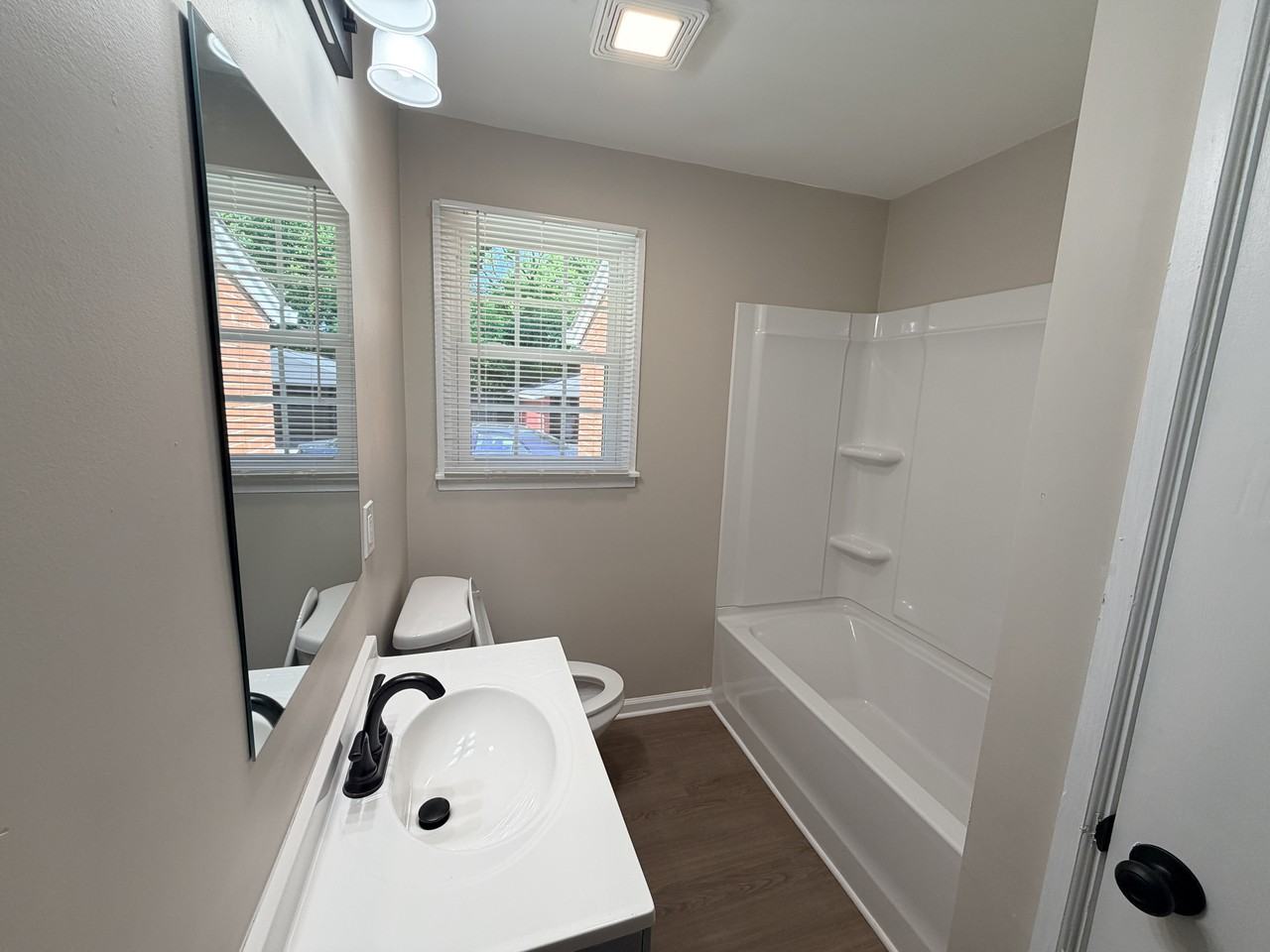 1910 Britton St #1 - Photo 6 of 9