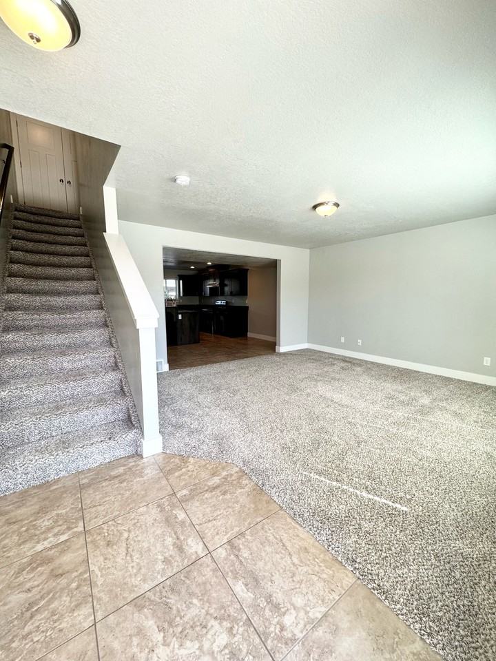 437 W 1420 N #102 - Photo 4 of 15