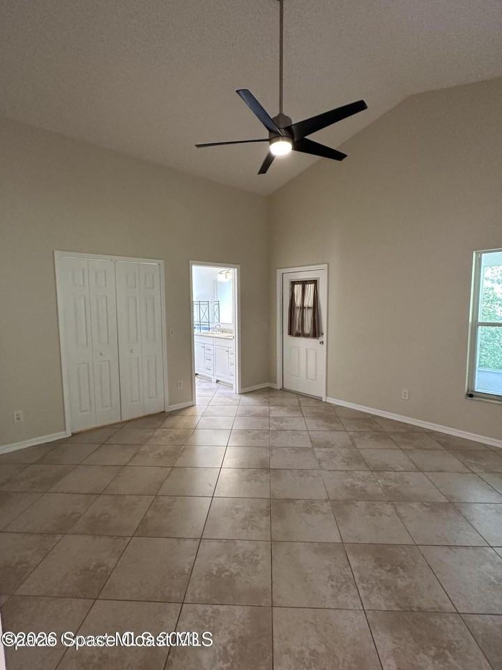 2923 Pebble Creek St #1 - Photo 2 of 7