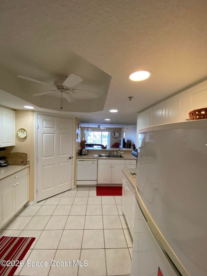 8951 Lake Drive 303 - 303 #303 - Photo 2 of 9