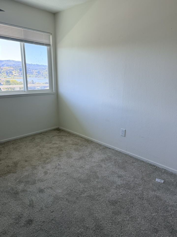 21 Circle Dr #E - Photo 3 of 6