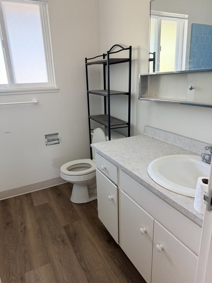 21 Circle Dr #E - Photo 5 of 6