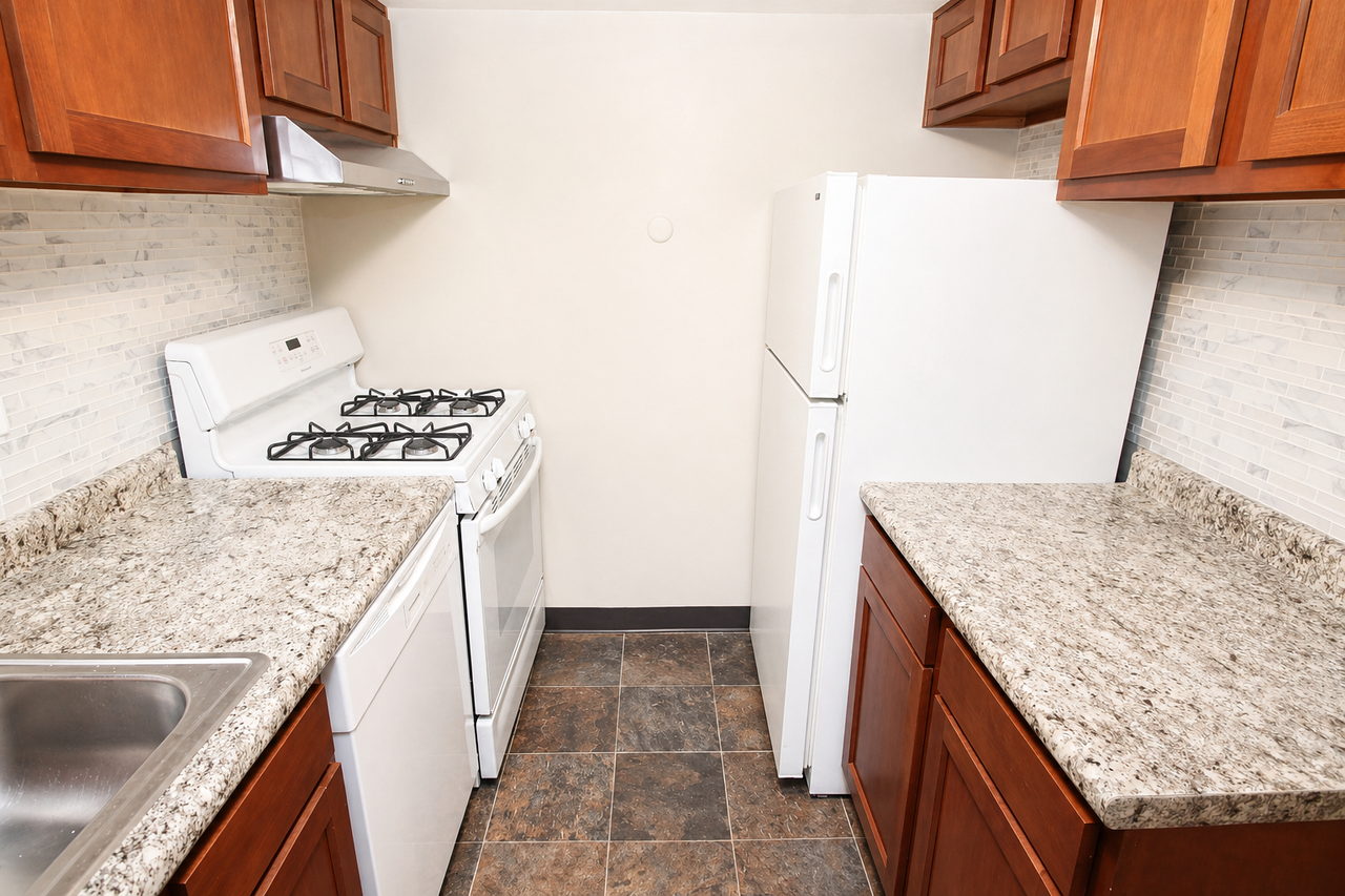 5520 LIBRARY ROADAPARTMENT 104 #5520-104 - Photo 5 of 8