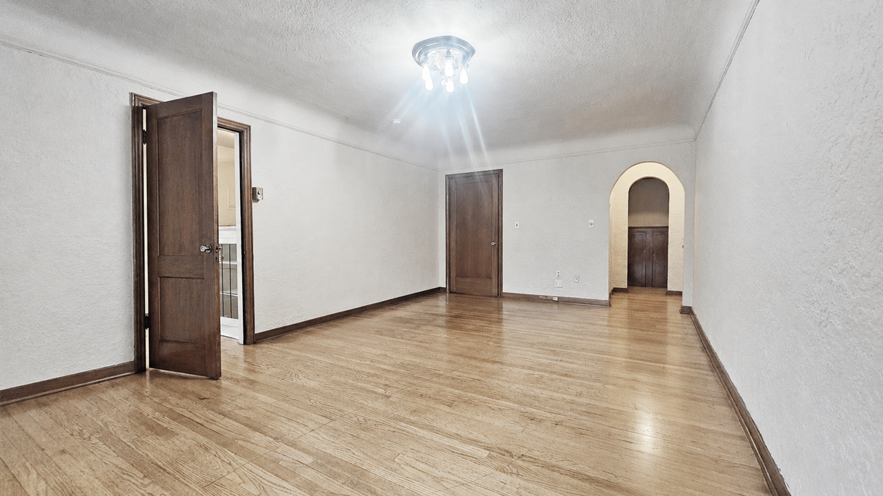 4235 Brooklyn Ave Ne #201 - Photo 4 of 11