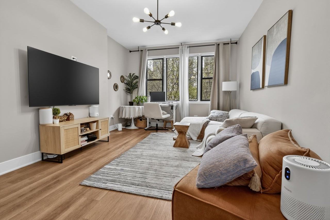 Renovated Gold Coast Apartments - Photo 5 of 41