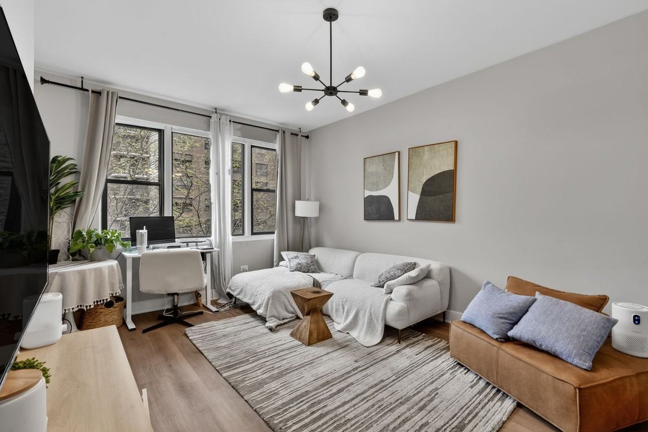 Renovated Gold Coast Apartments - Photo 7 of 41