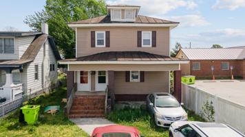 featured image of 514 3rd Ave #1