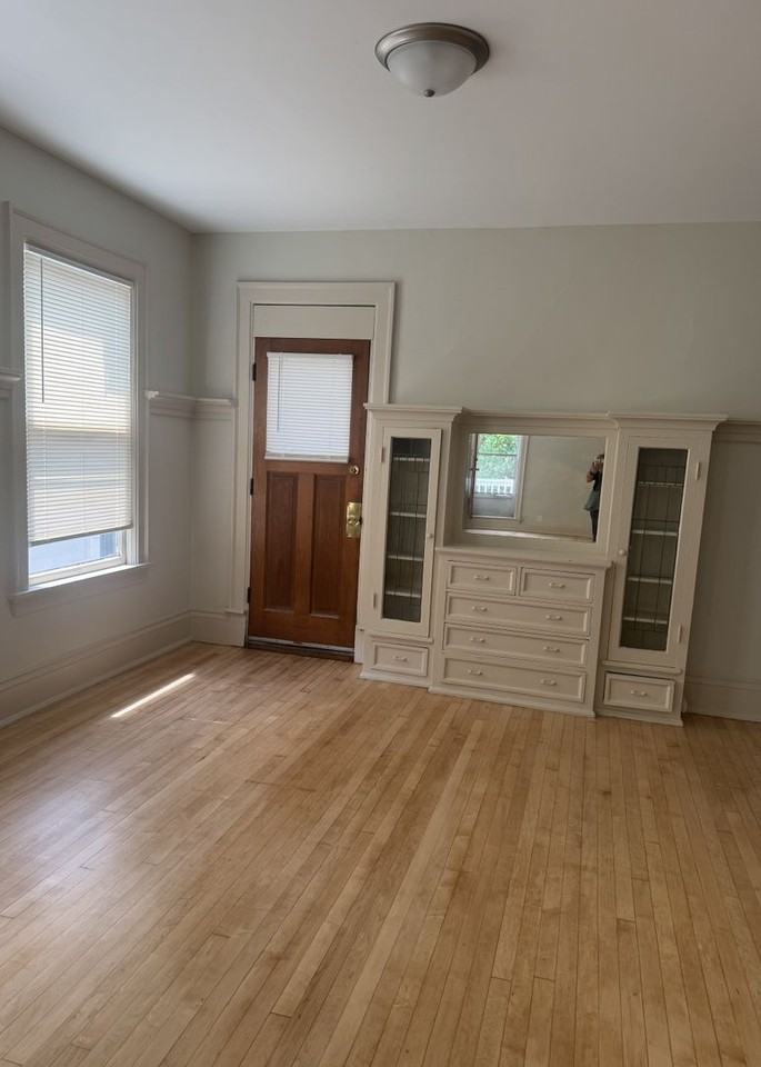 2931 N Bartlett Ave - Photo 2 of 11