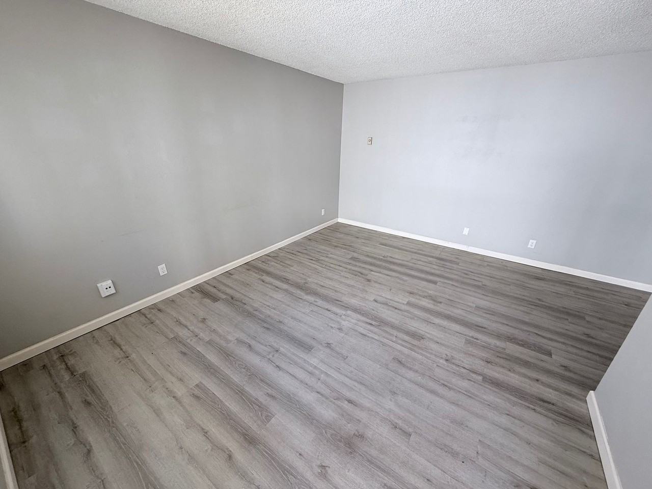 860 13th St - Photo 2 of 11
