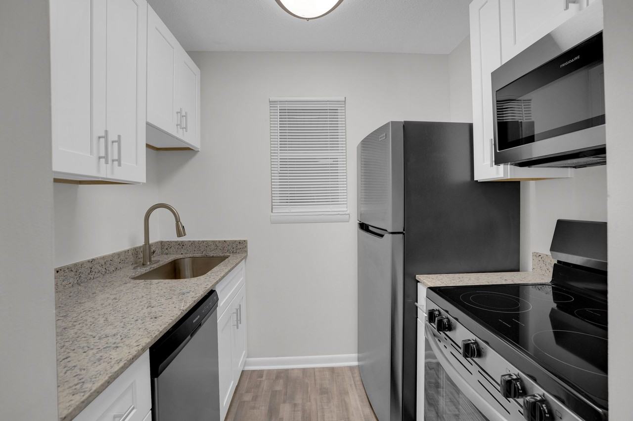 Capri Apartments - Photo 2 of 19