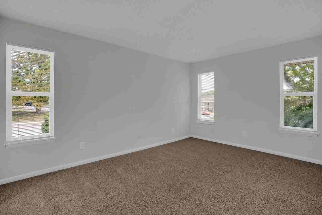 Capri Apartments - Photo 3 of 19