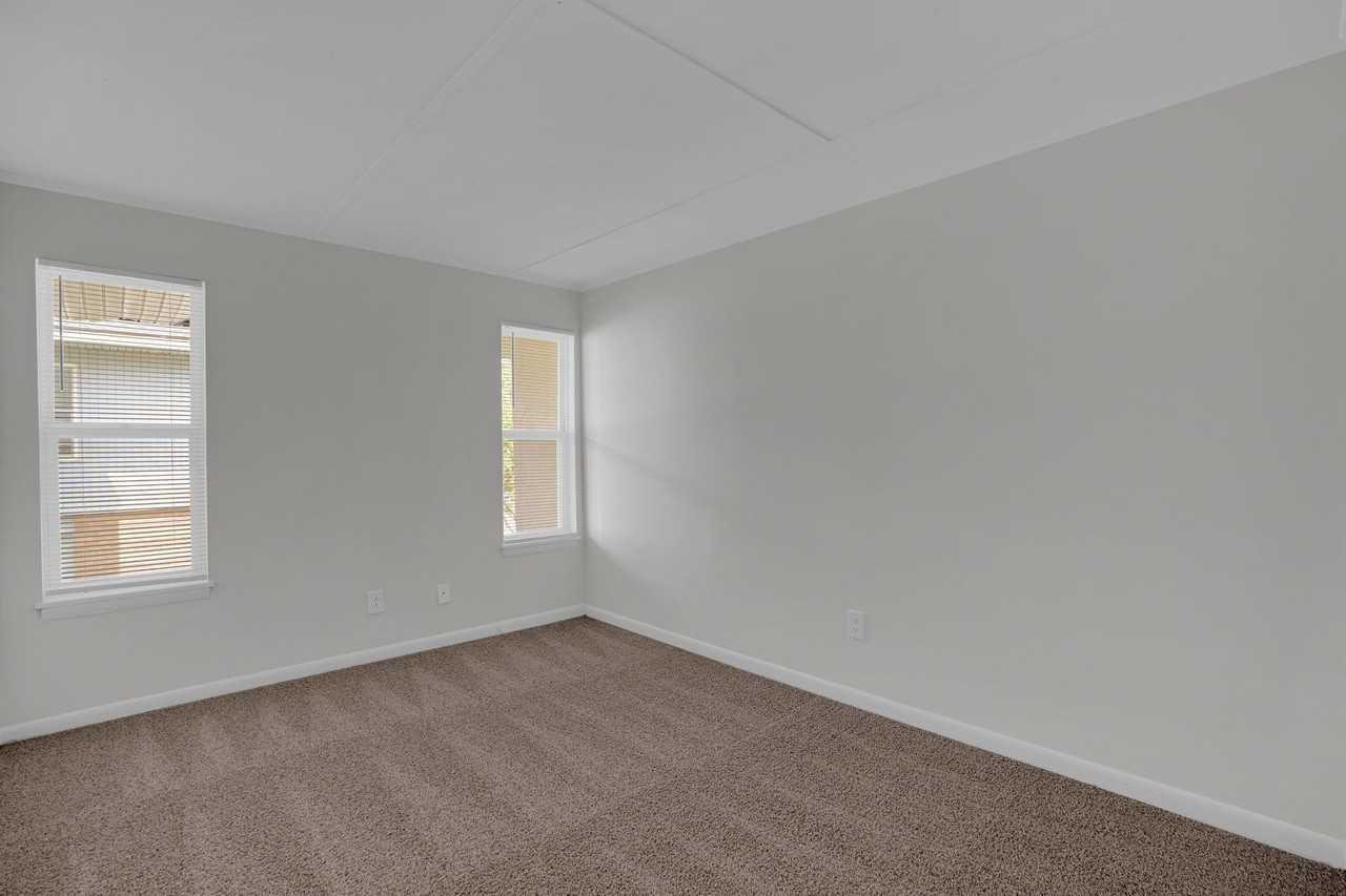 Capri Apartments - Photo 5 of 19