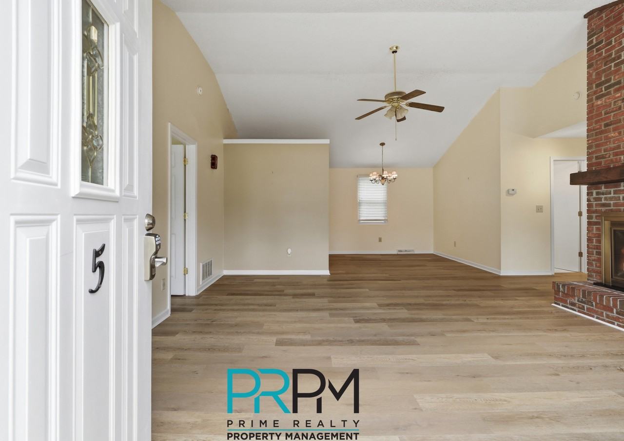 5 Parkstone Ct #1 - Photo 3 of 27