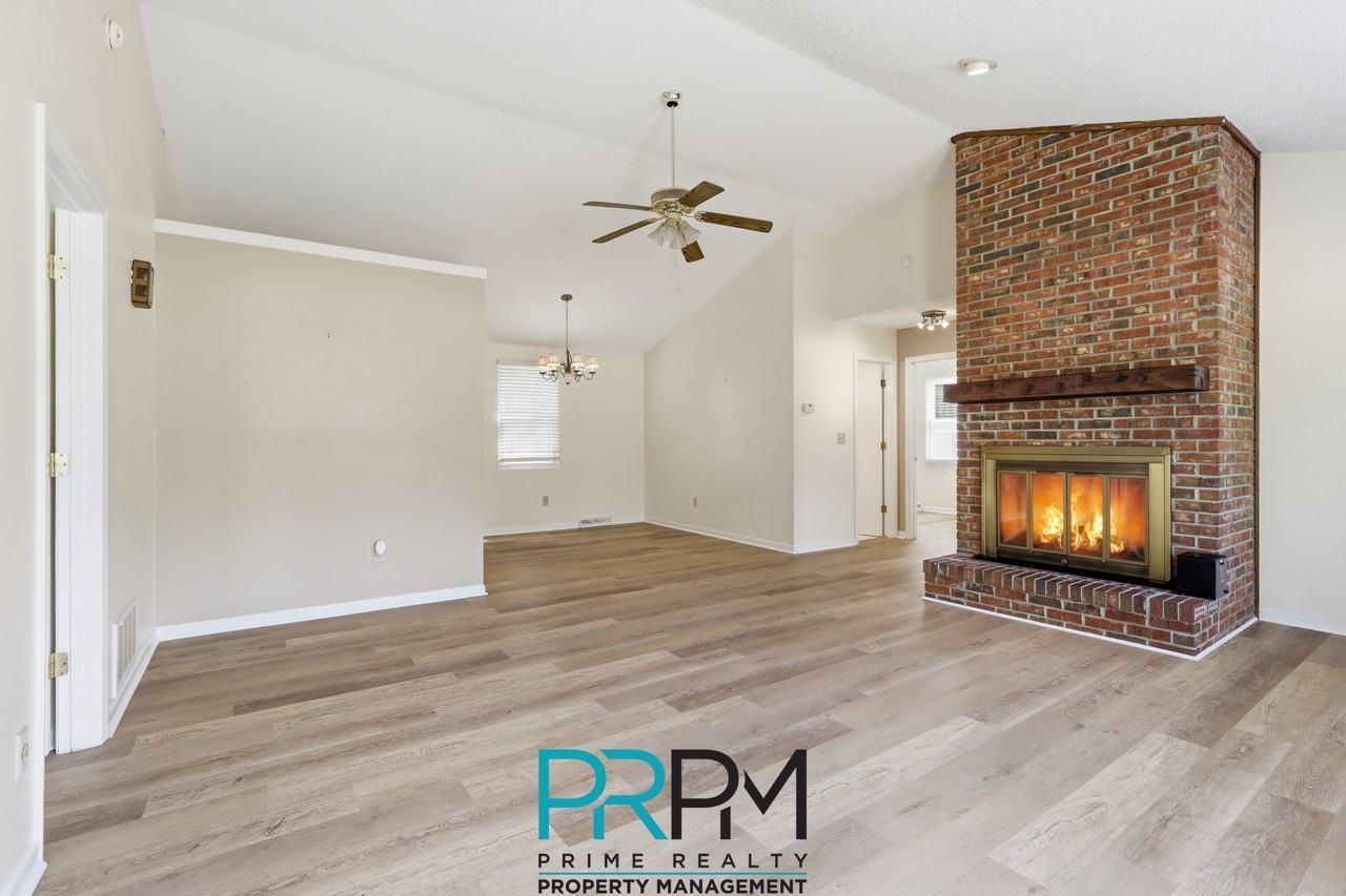 5 Parkstone Ct #1 - Photo 4 of 27