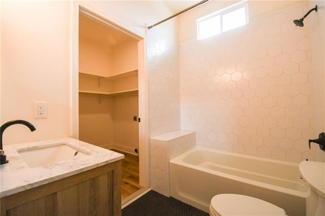 740 Thayer - 2A #2A - Photo 3 of 8