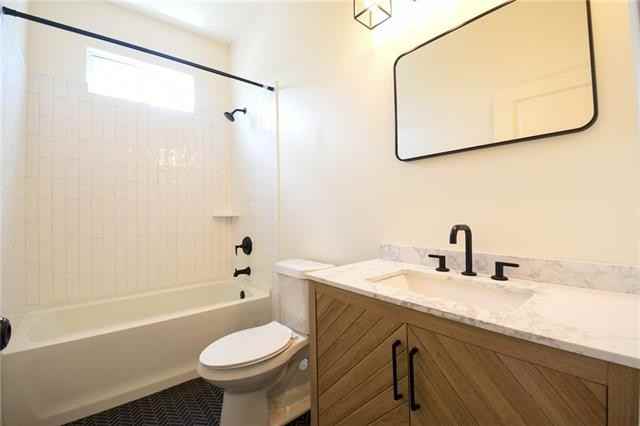 740 Thayer - 2A #2A - Photo 5 of 8