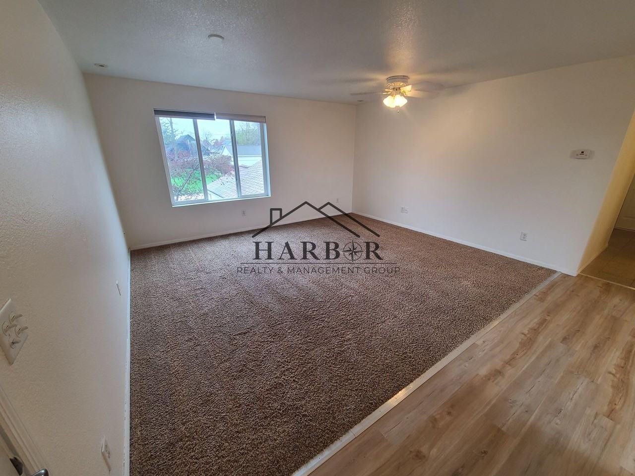 275 N Pine St - Photo 6 of 17