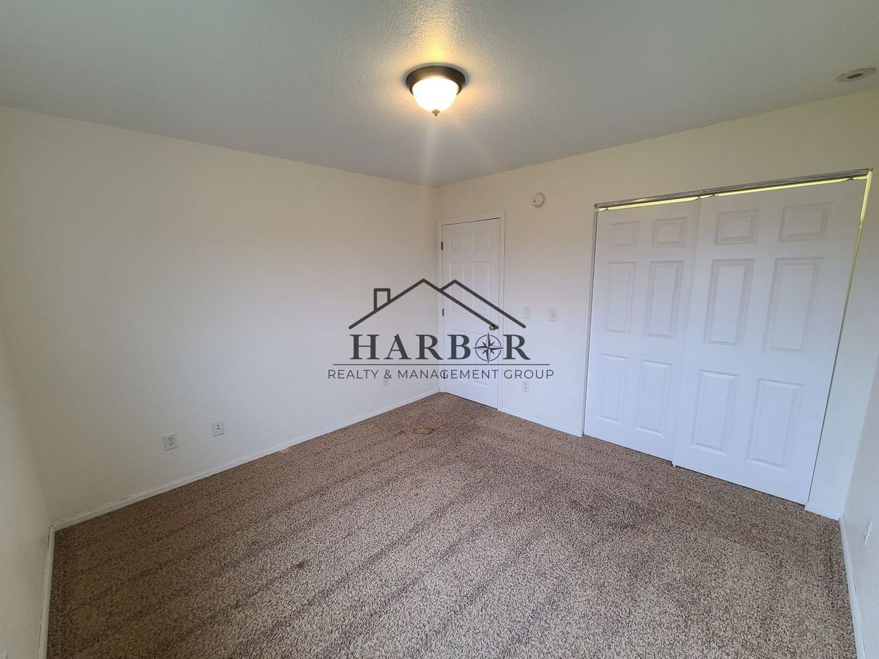 275 N Pine St - Photo 7 of 17