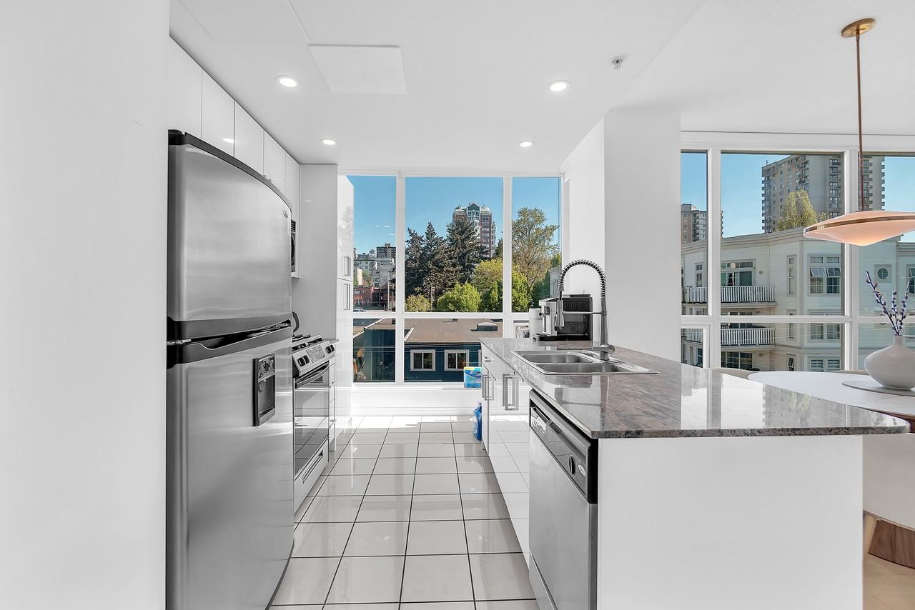 138 Esplanade Avenue #601 - Photo 5 of 31