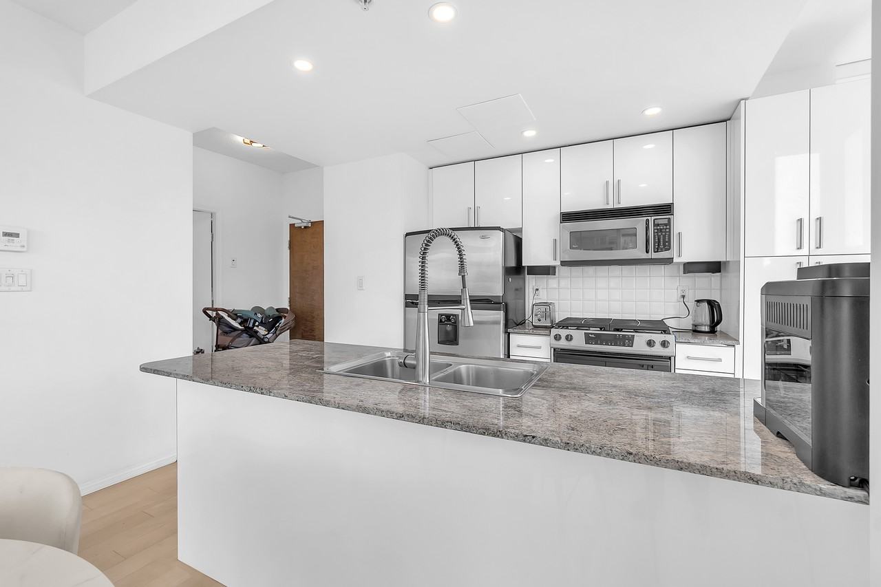 138 Esplanade Avenue #601 - Photo 7 of 31